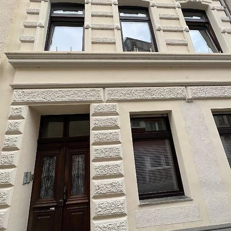 Retro Appartement Im Herzen Von Koeln Deutz Luaran gambar
