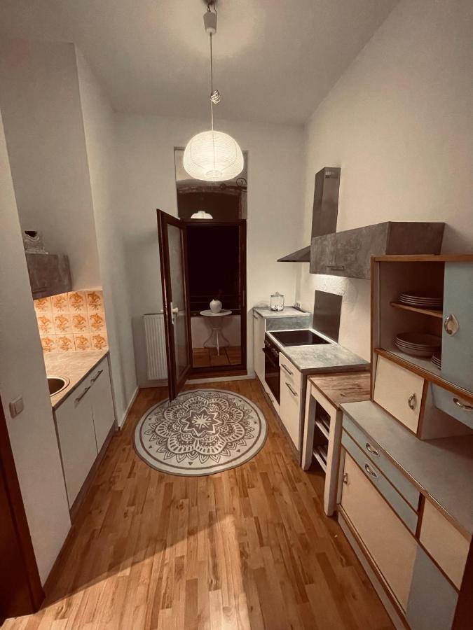 Retro Appartement Im Herzen Von Koeln Deutz Luaran gambar